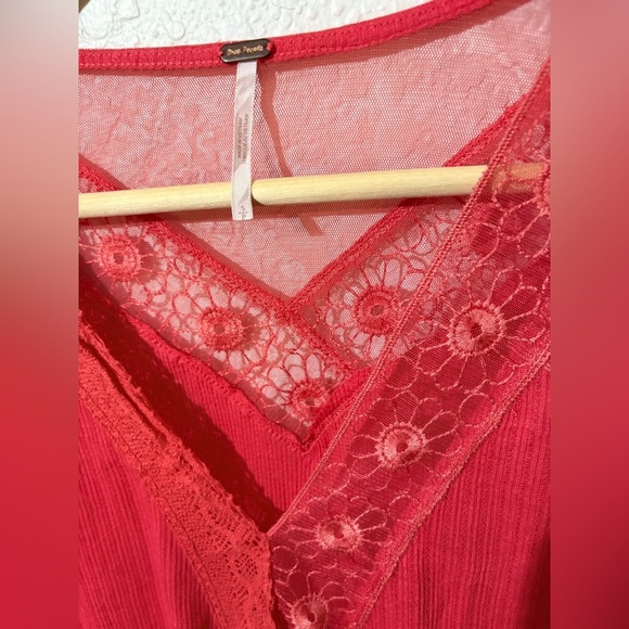Free People Lola Lace Trim V-Neck Top Sz Small - Picture 2 of 7